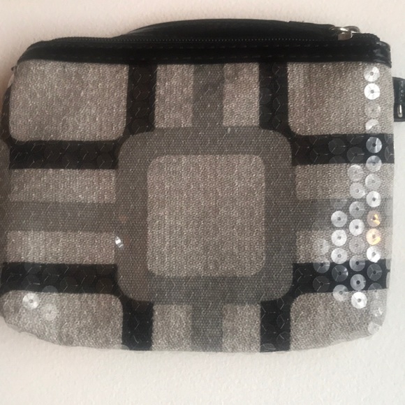 Nine West wristlet - Picture 2 of 5